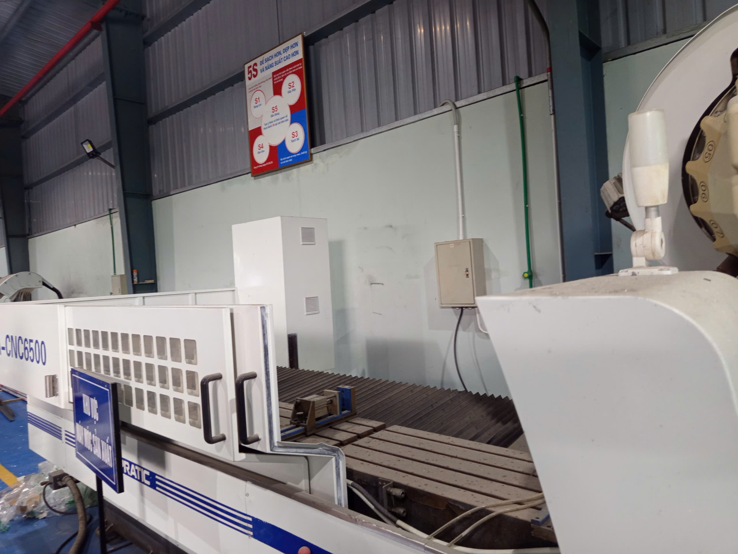BÁN MÁY PHAY TRUNG TÂM CNC PRATIC PIA-CNC6500